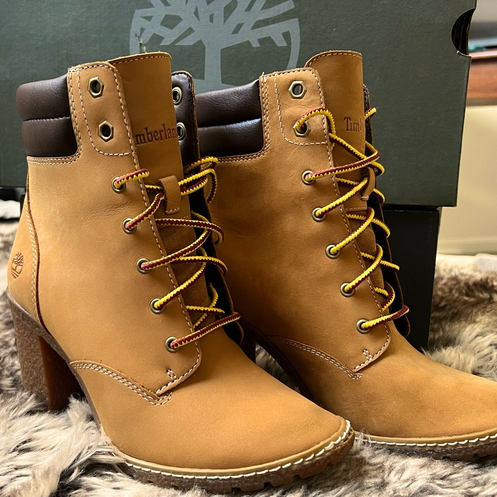 Timberland nubuck heeled boots